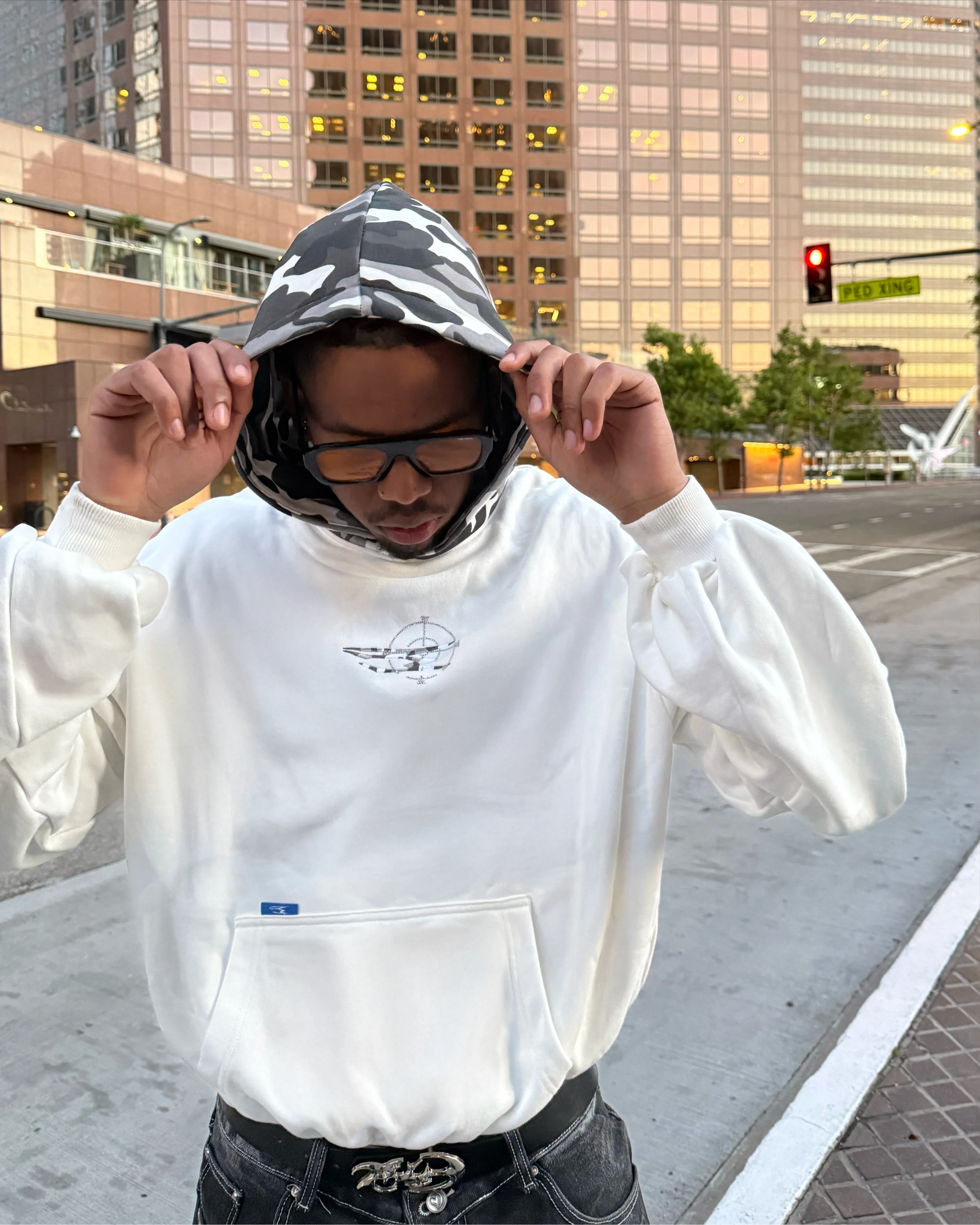 CAMO HOODIE - Image 3